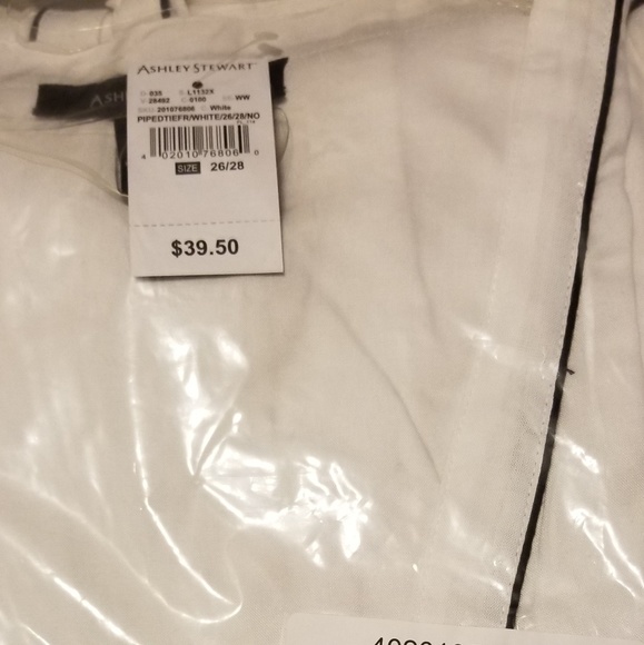 4X (26/28) Plus Size White Wrap Top - Picture 4 of 5